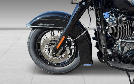 Motorrad Occasion Harley-Davidson Softail Heritage Classic FLHC - Bild 6