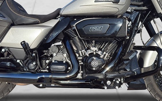 Motorrad Occasion Harley-Davidson CVO Street Glide FLHXSE - Bild 5