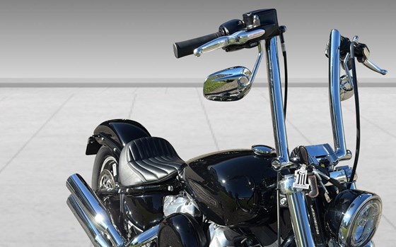 Motorrad Occasion Harley-Davidson Softail Standard FXST - Bild 9