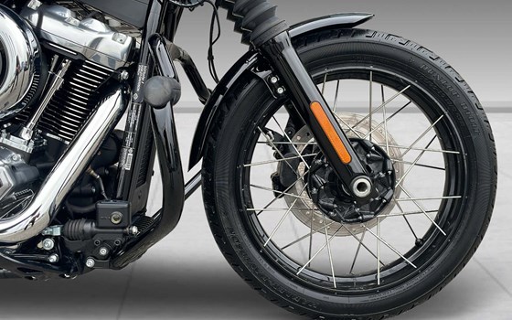 Motorrad Occasion Harley-Davidson Street Bob 117 - Bild 7