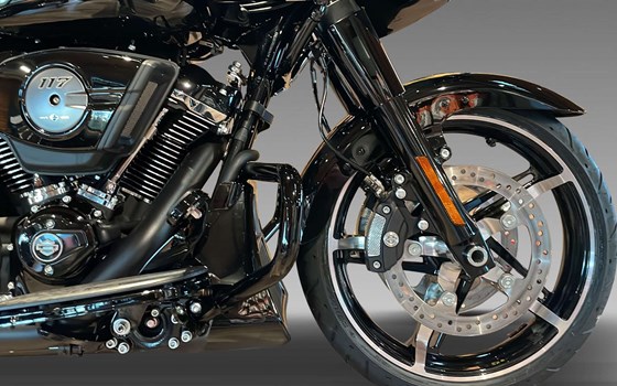 Motorrad Occasion Harley-Davidson Road Glide FLTRX - Bild 8