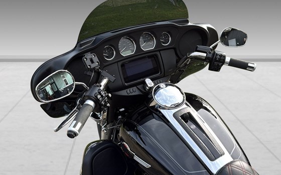 Motorrad Occasion Harley-Davidson Tri Glide Ultra FLHTCUTG - Bild 4