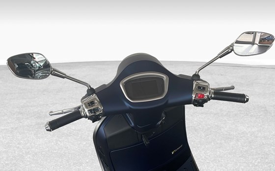 Neufahrzeug Vespa GTS 300 Super Tech - Bild 9