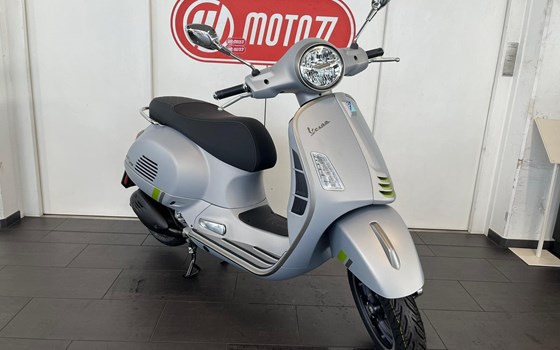 Neufahrzeug Vespa GTS 300 Super Tech - Bild 1