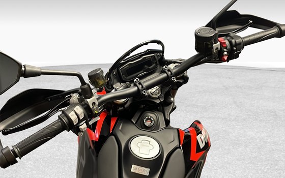 Neufahrzeug Ducati Hypermotard 698 Mono RVE - Bild 5