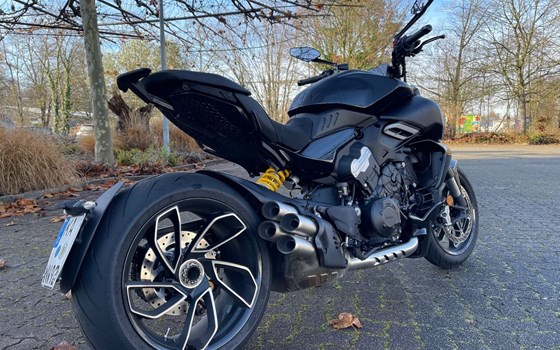 Gebrauchtmotorrad Ducati Diavel V4 - Bild 2