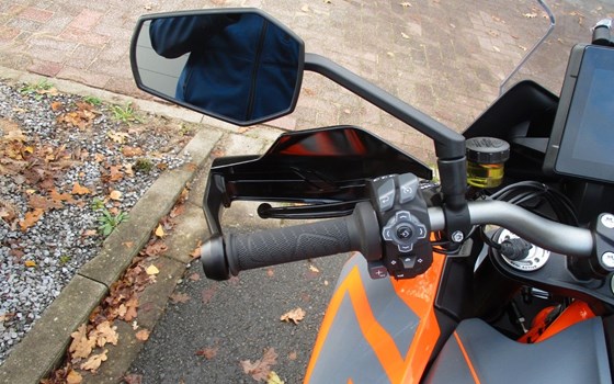 Neufahrzeug KTM 1290 Super Duke GT - Bild 11
