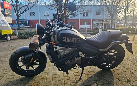 Gebrauchtmotorrad QJ Motor SRV 550 ST - Bild 3