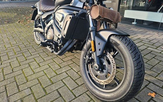 Gebrauchtmotorrad QJ Motor SRV 550 ST - Bild 6