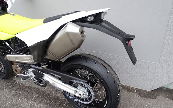 Gebrauchtmotorrad Husqvarna 701 Supermoto - Bild 10
