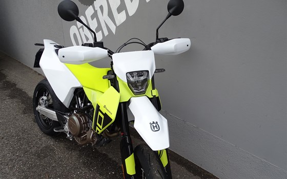 Gebrauchtmotorrad Husqvarna 701 Supermoto - Bild 4