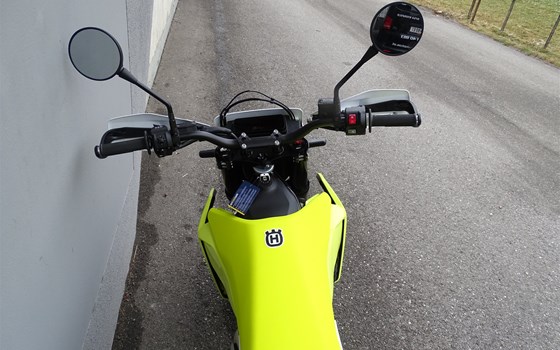 Gebrauchtmotorrad Husqvarna 701 Supermoto - Bild 7