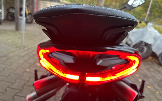 Gebrauchtmotorrad MV Agusta Brutale 1000 RS - Bild 11