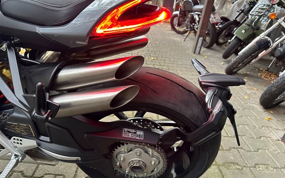 Gebrauchtmotorrad MV Agusta Brutale 1000 RS - Bild 13