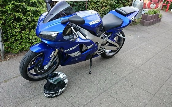 Gebrauchtmotorrad Yamaha R1 - Bild 1