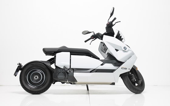 Motorrad Occasion BMW CE 04 - Bild 4