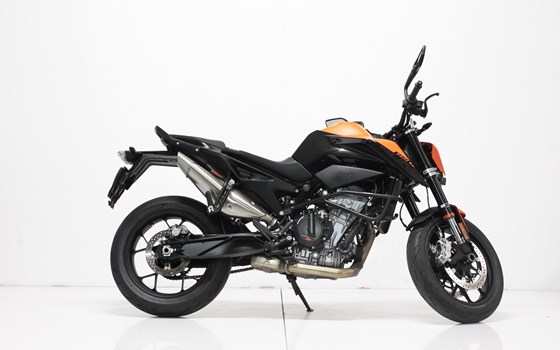Motorrad Occasion KTM 890 Duke L - Bild 2