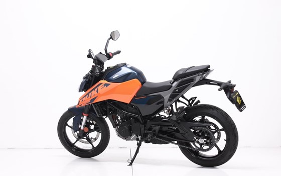 Motorrad Occasion KTM 125 Duke - Bild 4