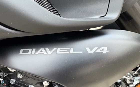 Gebrauchtmotorrad Ducati Diavel V4 - Bild 10
