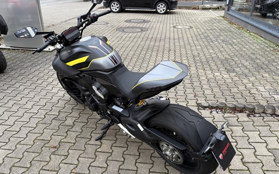 Gebrauchtmotorrad Ducati Diavel V4 - Bild 2