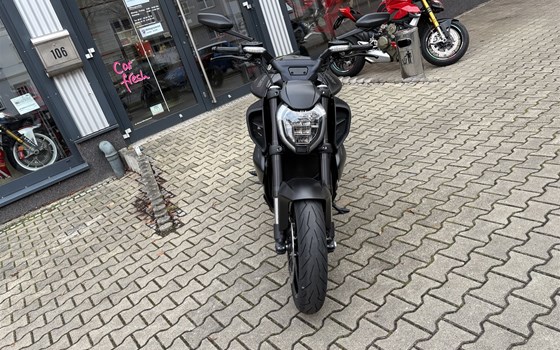 Gebrauchtmotorrad Ducati Diavel V4 - Bild 4