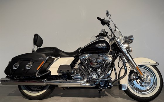 Gebrauchtmotorrad Harley-Davidson Road King Classic FLHRC - Bild 6