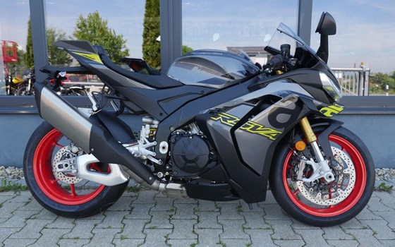 Neufahrzeug Aprilia RSV4 1100 Factory - Bild 1