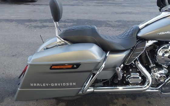 Gebrauchtmotorrad Harley-Davidson Touring Street Glide Special FLHXS - Bild 11