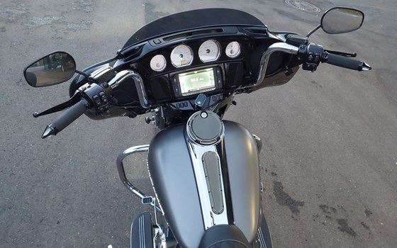 Gebrauchtmotorrad Harley-Davidson Touring Street Glide Special FLHXS - Bild 12