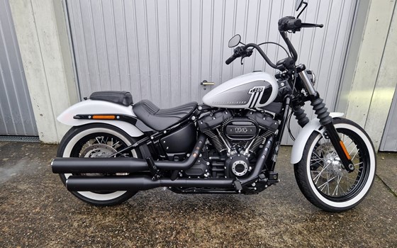 Motorrad Occasion Harley-Davidson Softail Street Bob 114 FXBBS - Bild 1