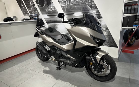 Neufahrzeug Honda Forza 750 - Bild 15