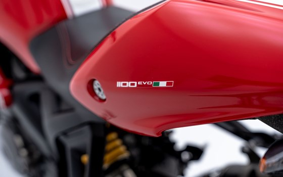 Motorrad Occasion Ducati Monster 1100 Evo - Bild 10