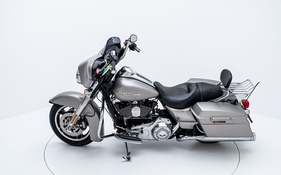 Motorrad Occasion Harley-Davidson Street Glide FLHX - Bild 6