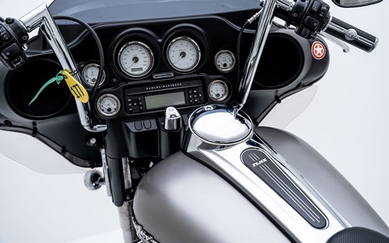 Motorrad Occasion Harley-Davidson Street Glide FLHX - Bild 8