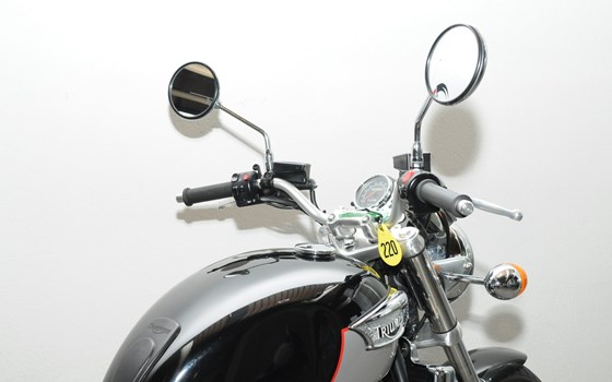 Motorrad Occasion Triumph Adventurer - Bild 4