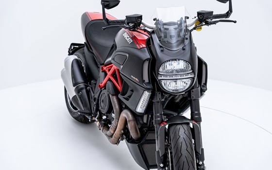 Motorrad Occasion Ducati Diavel 1200 - Bild 11