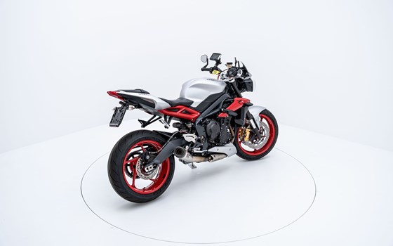 Motorrad Occasion Triumph Street Triple - Bild 4