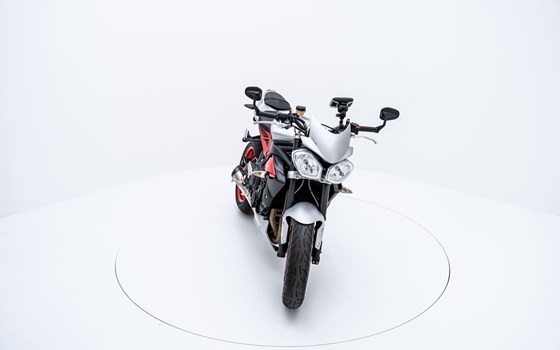Motorrad Occasion Triumph Street Triple - Bild 7