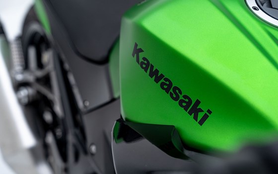 Motorrad Occasion Kawasaki Z 300 - Bild 7