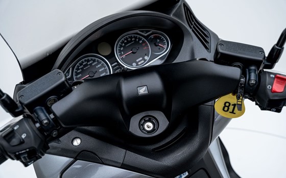 Motorrad Occasion Honda SW-T600 - Bild 8