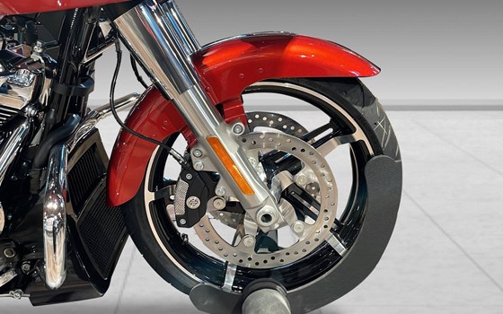 Neufahrzeug Harley-Davidson Road Glide FLTRX - Bild 8