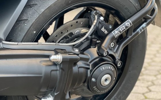 Gebrauchtmotorrad Triumph Rocket 3 Storm GT - Bild 11
