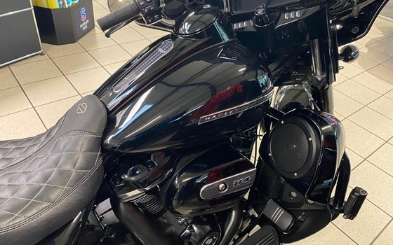 Gebrauchtmotorrad Harley-Davidson Touring Street Glide Special FLHXS - Bild 11