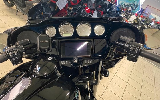 Gebrauchtmotorrad Harley-Davidson Touring Street Glide Special FLHXS - Bild 3