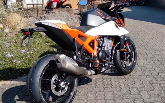 Neufahrzeug KTM 990 Duke R - Bild 2