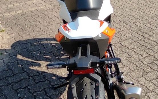Neufahrzeug KTM 990 Duke R - Bild 3