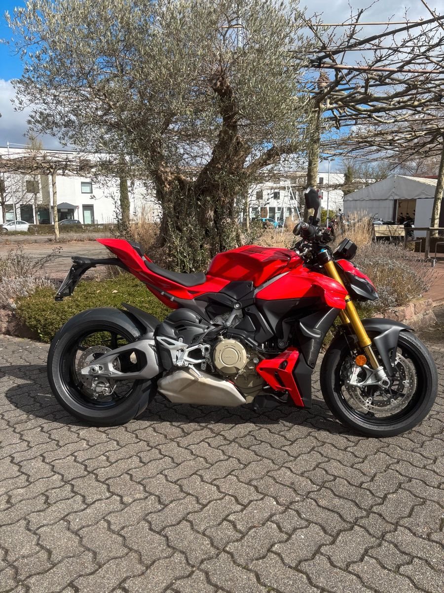 Ducati Streetfighter V4 S 