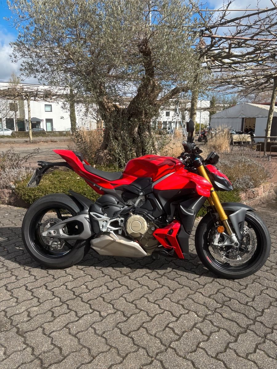 Ducati Streetfighter V4 S 