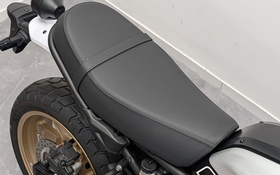 Gebrauchtmotorrad Yamaha XSR700 Legacy - Bild 6