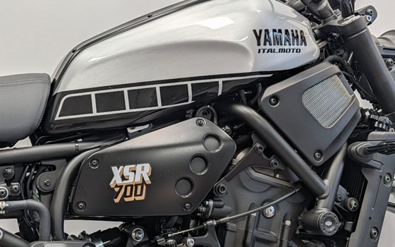 Gebrauchtmotorrad Yamaha XSR700 Legacy - Bild 9